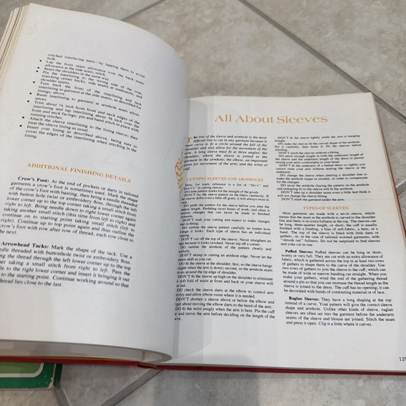 VTG It's Easy To Sew Knit And Stretch Fabric 1977 & Complete Book Of Sewing 1972 - Picture 9 of 12